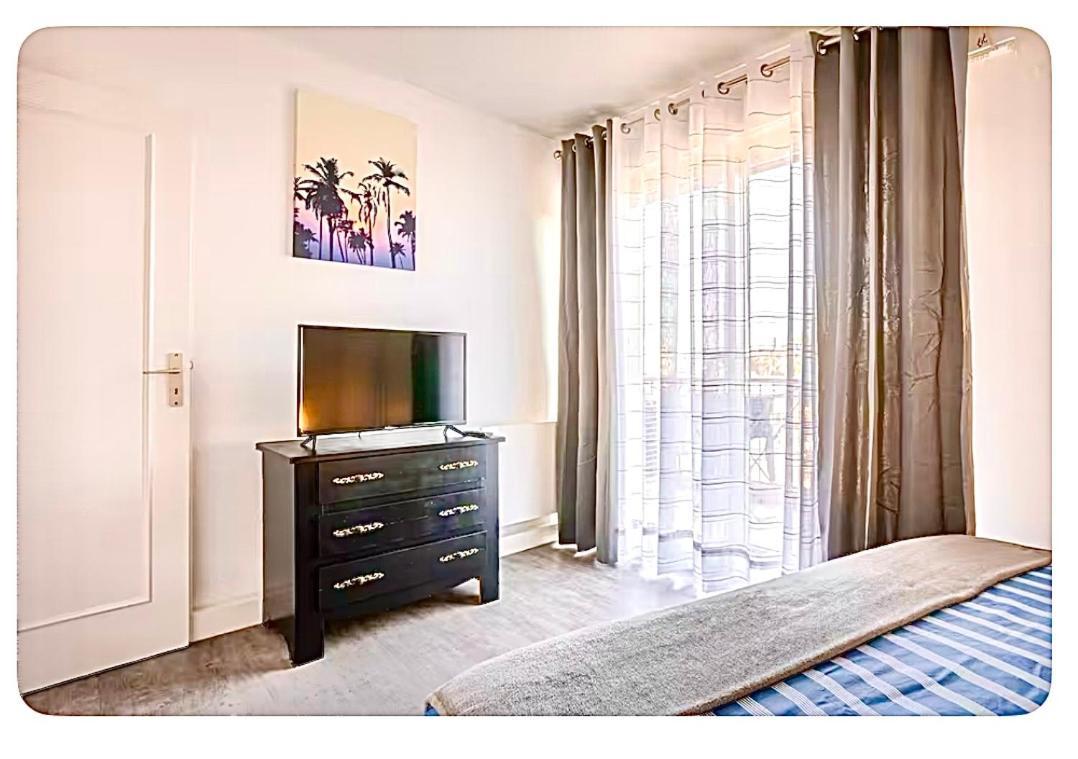 APPARTEMENT 2 PIECES bord de mer entièrement rénové Saint-Raphaël Exterior foto